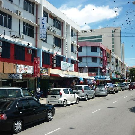 J &J Hotel Kota Kinabalu Esterno foto