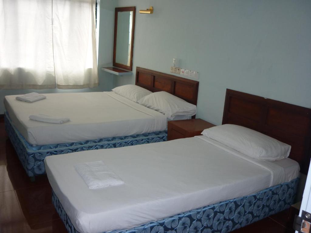 J &J Hotel Kota Kinabalu Esterno foto