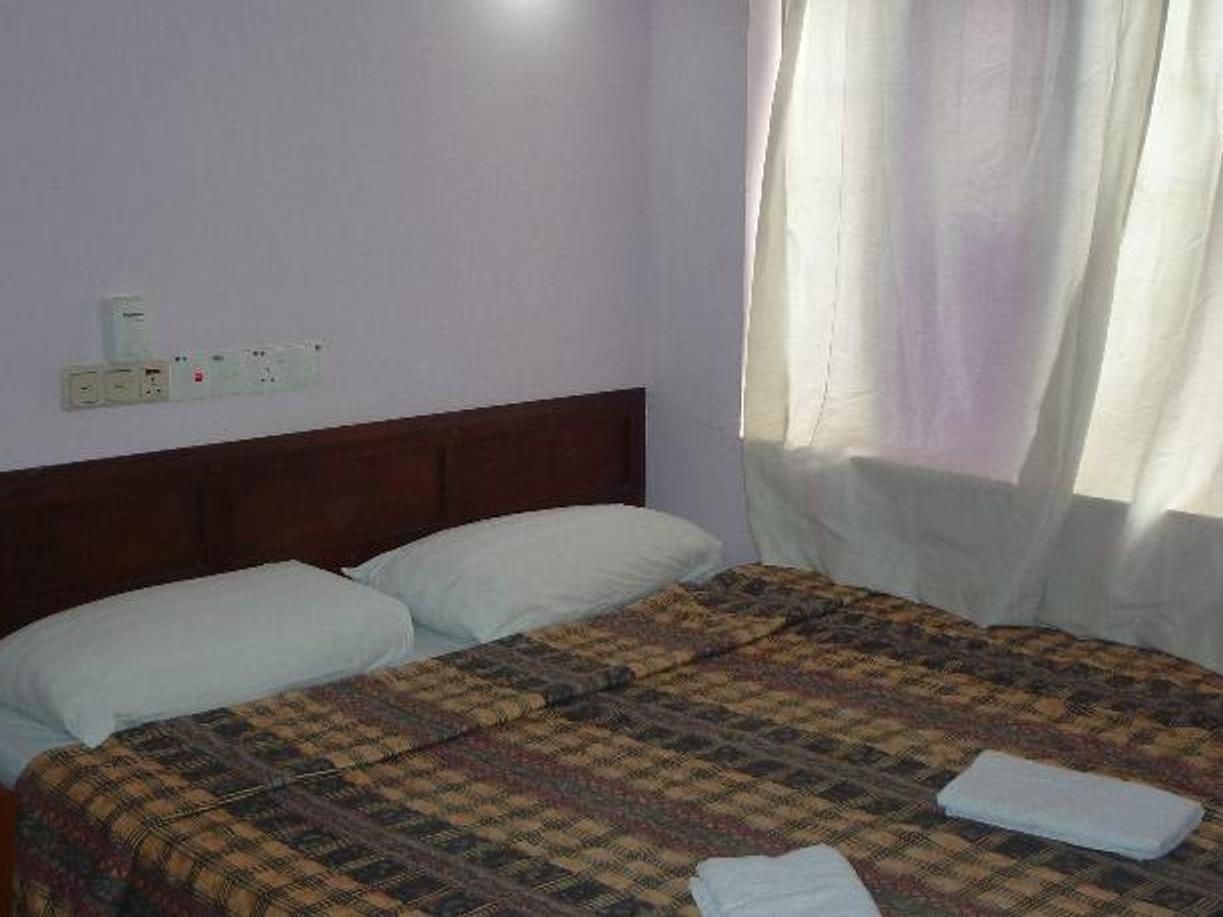 J &J Hotel Kota Kinabalu Esterno foto
