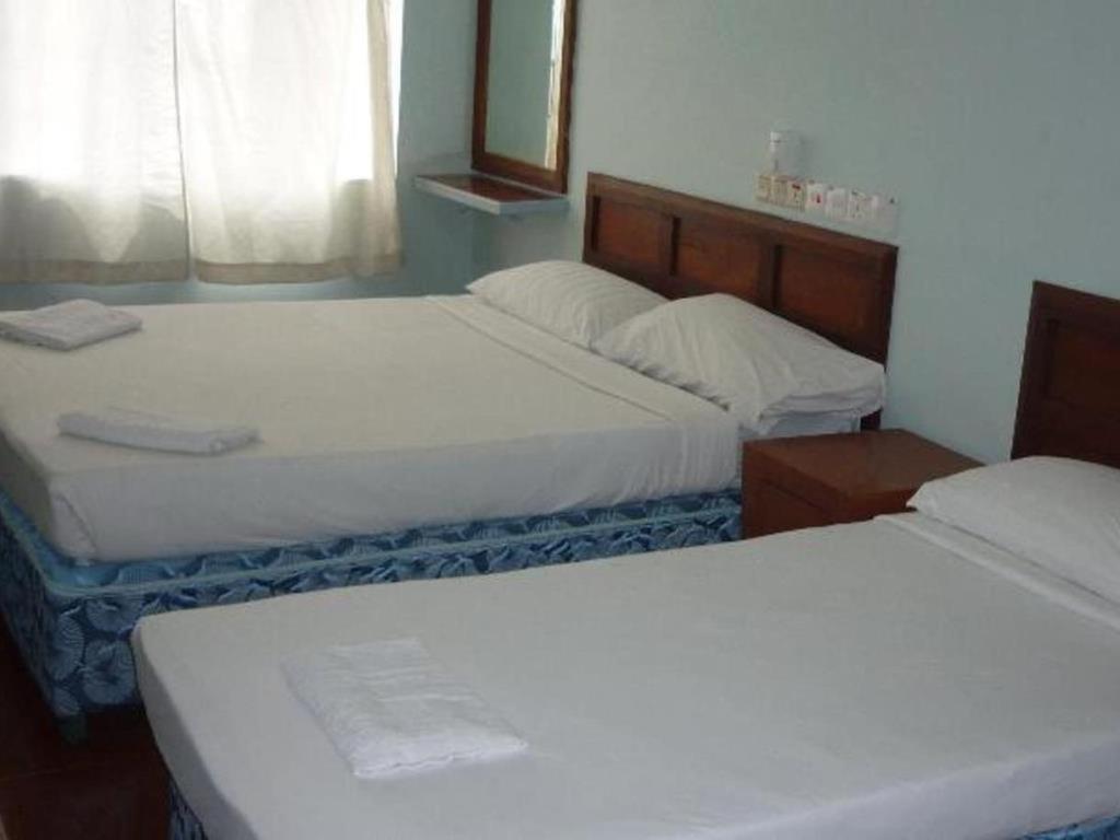 J &J Hotel Kota Kinabalu Esterno foto